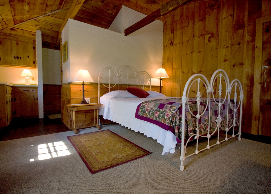 Wellfleet photo Room C-4, Queen Bed  private bath