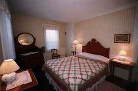 Wellfleet, Cape Cod, Massachusetts lodging Queen Bed, corner room, first floor, view of pond, Room 17